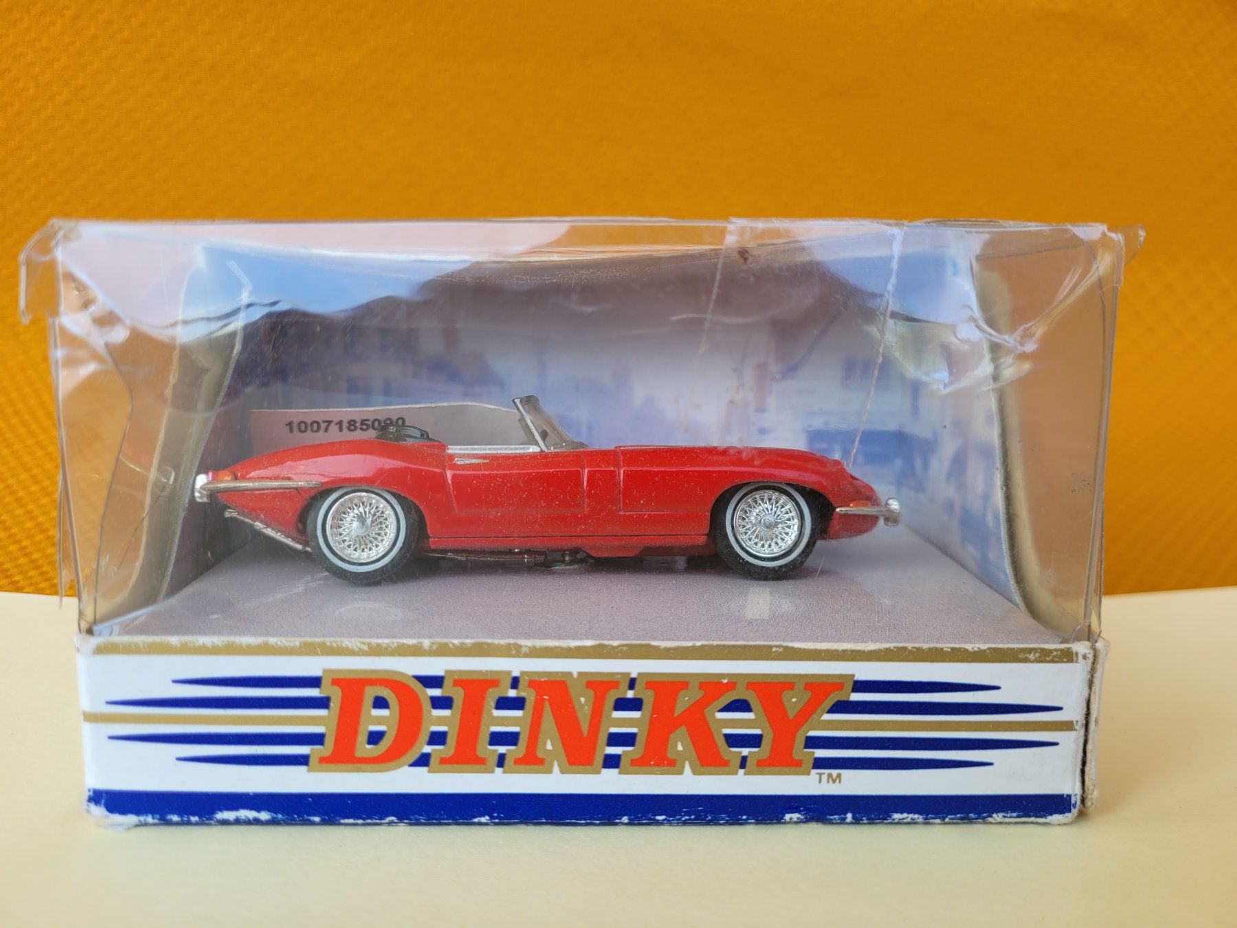 Jaguar Modellini d'auto: Jaguar Type E cabriolet ouvert, Dinky Matchbox  1:43 – Usato da Domdidier venduto da Bimbo57