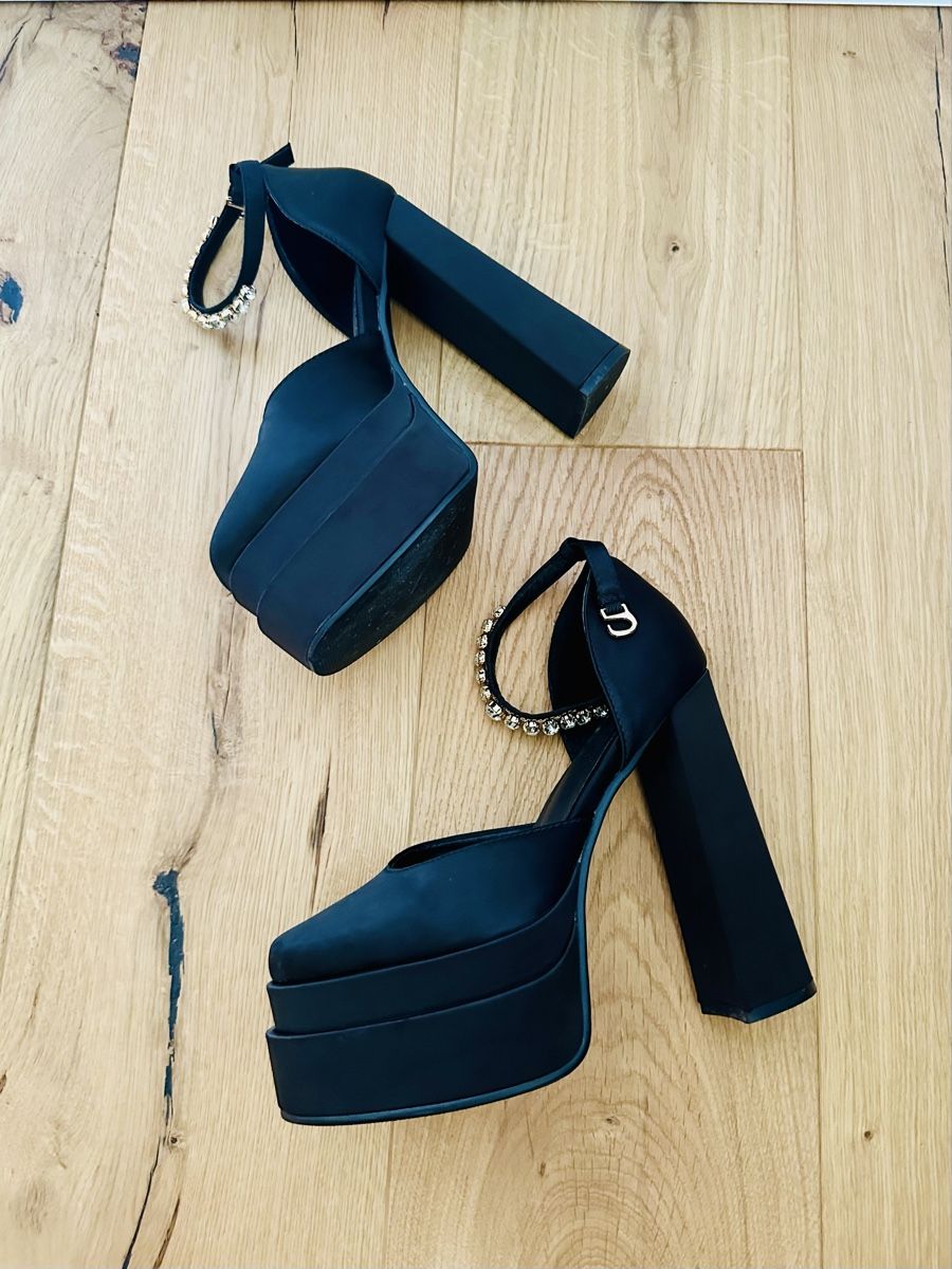 Scarpe da donna: High platform heels with crystals – Usato da Kilchberg ZH venduto da kku_pv69