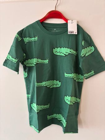 schönes Tshirt Gr. 134/140, Neu mit Etikette