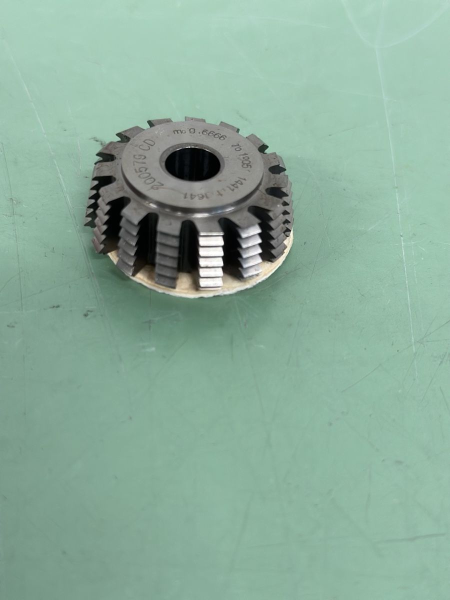 Tutti gli attrezzi: Mikron Gear Cutter Module 0.6666 – Nuovo e nell'imballaggio originale da Aarberg venduto da SNMachines 1