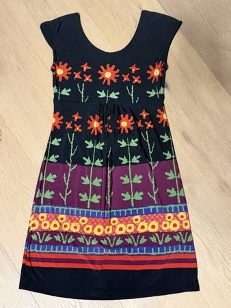 Kleid mit Blumenmuster - XS 