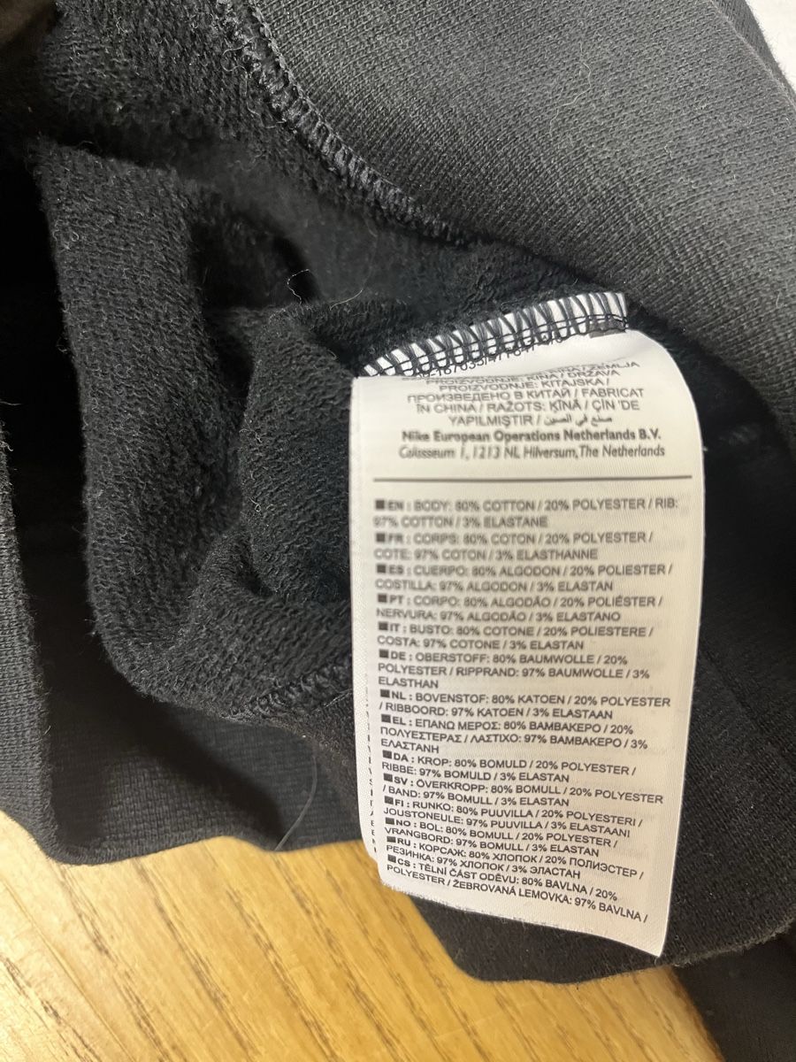 Nike Maglioni & Felpe: Crop-Pullover Nike Grösse S – Usato da Teufenthal AG venduto da Nanahu 3