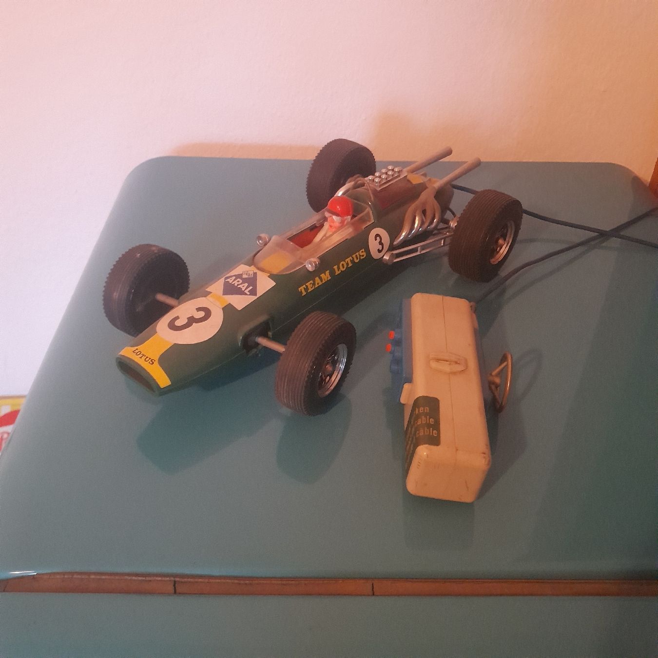 Modellini d'auto: Macchinina Team Lotus telecomandata,  – Difettoso da Pura venduto da martinog