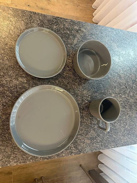 Set di piatti: Geschirrset GRAU – Usato da Schlieren venduto da Dave5699 4
