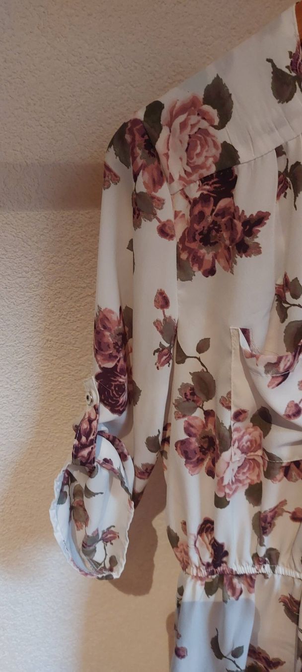 Camicette: Bluse mit Blumenmuster, Grösse M - Sommerlich leicht! – Usato da Grosshöchstetten venduto da ali_5x2c 3