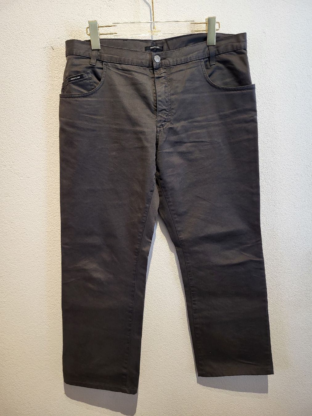 Versace Jeans: VERSACE - Jeans Taille 36, Excellent État – Usato da Haute-Nendaz venduto da DetoutDerien 1