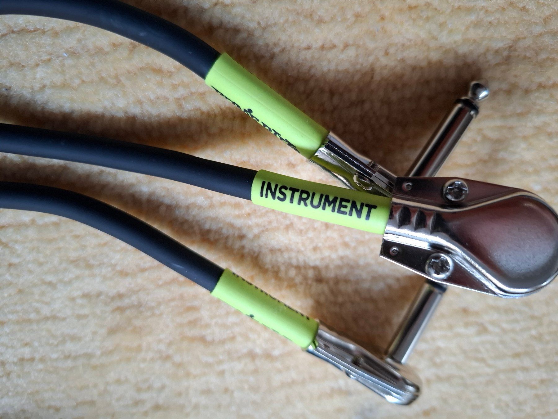 Strumenti musicali: Ernie Ball P06059 6" Pancake Patch Cable - 3 pièces – Usato da Yverdon-les-Bains venduto da Dan00 2