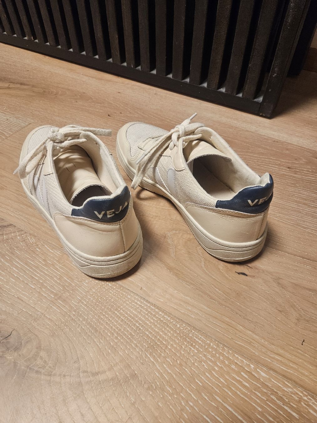 Veja Herrenschuhe: VEJA Herren Sneaker Gr. 43 – Gebraucht aus Aathal-Seegräben von 911rs 1