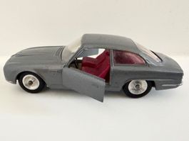 Alfa Romeo 2600 Sprint Bertone, grau, Spielzeugauto Solido