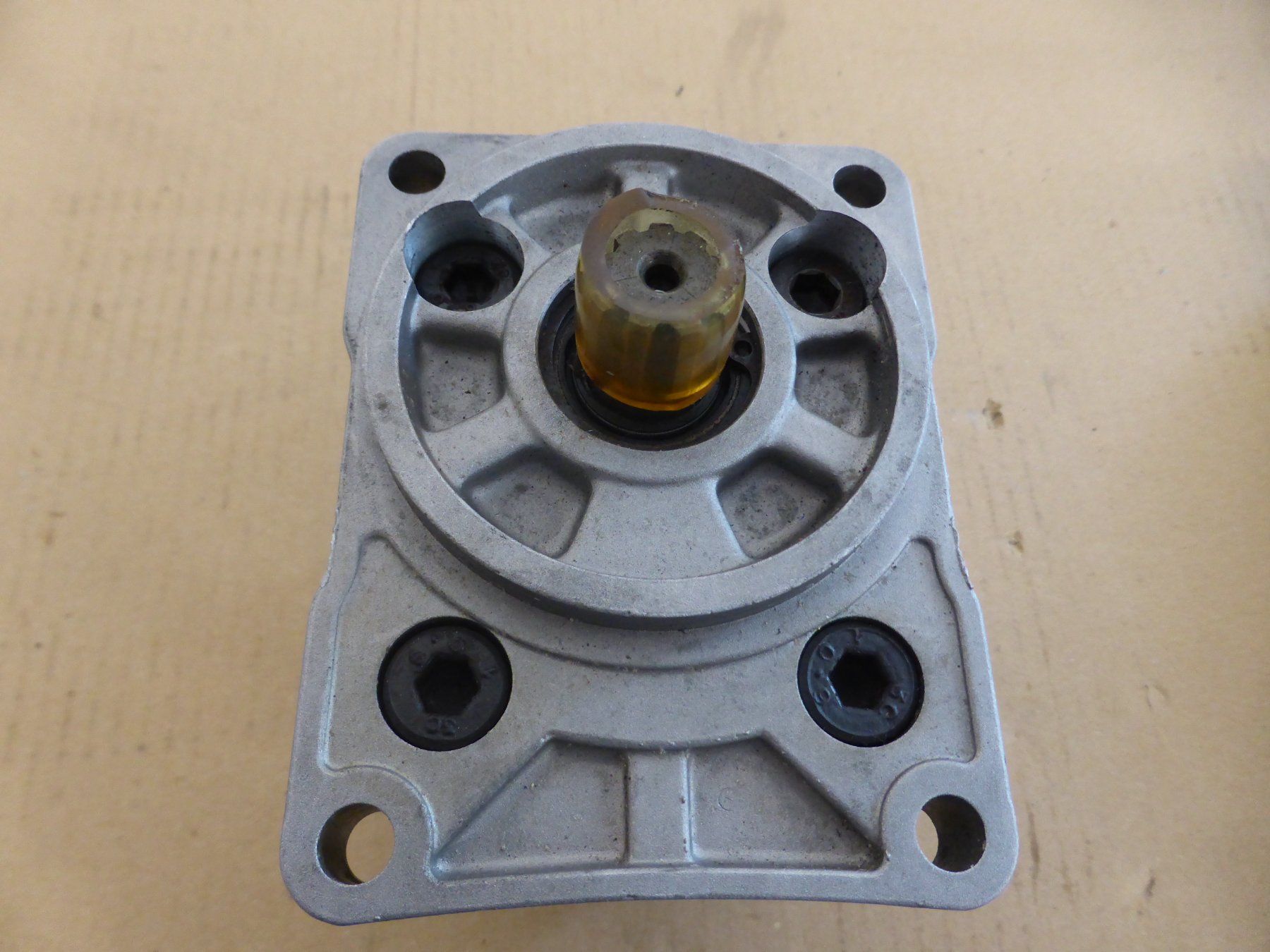 Pumpen & Teile: Hydraulik Pumpe / Hydraulikpumpe – Gebraucht aus Buttisholz von Tortuga07 1