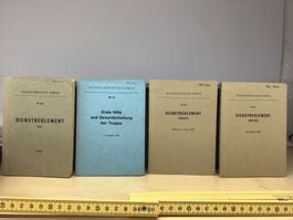 Schweizer Armee Dienstreglement Bücher