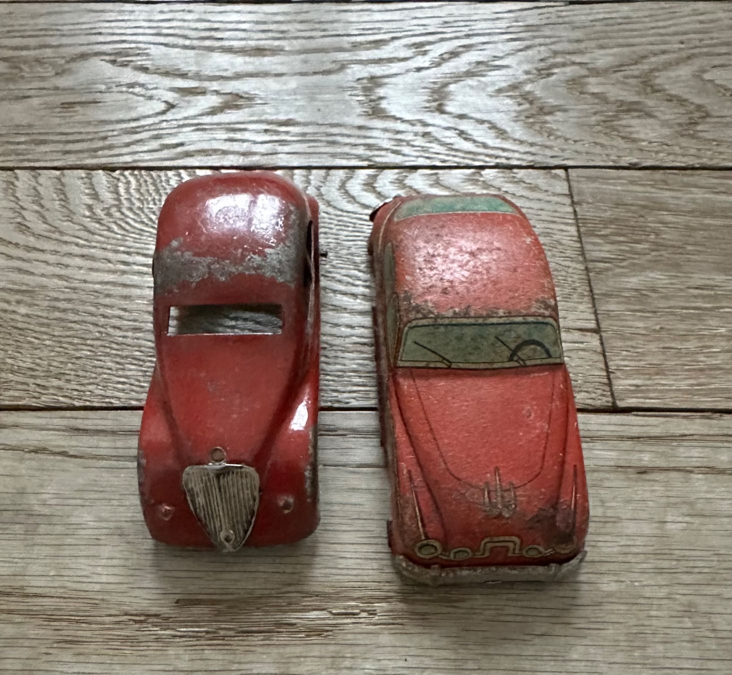 Spielzeuge: Antike Blechautos – Gebraucht aus Luzern von Mamutpe
