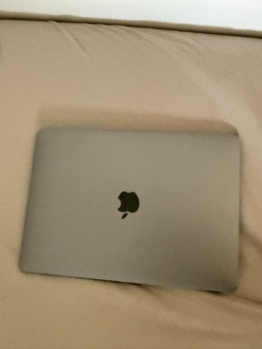 Apple Notebook: Apple Macbook air 2020 – Usato da Turgi venduto da ide_9dnd 1