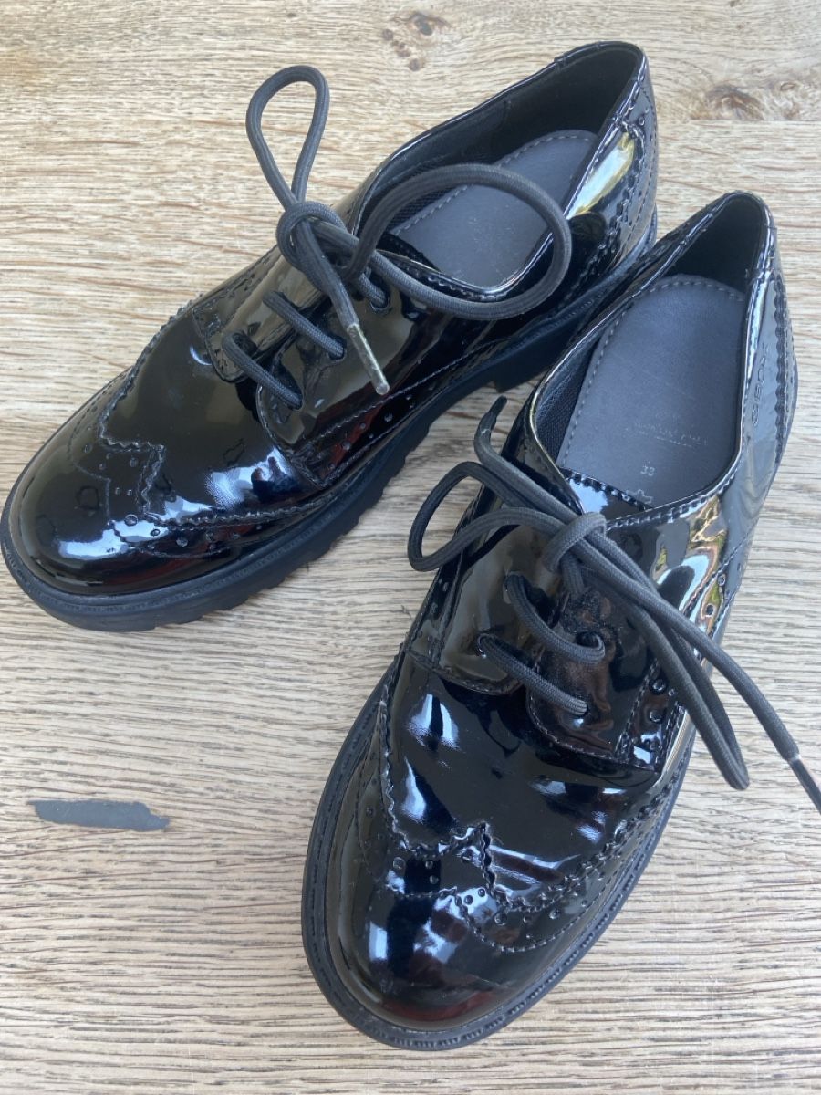 Geox Chaussures hommes: Lackschuhe GEOX Grösse 33 – D'occasion à Rodersdorf par trueegg 1