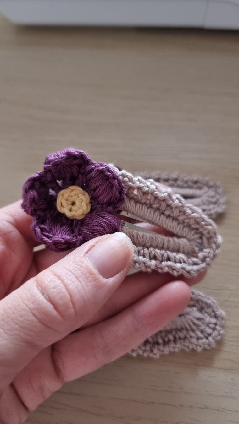 Accessori per capelli: 3 barrettes fleurs pour cheveux – Nuovo (secondo la descrizione) da Les Breuleux venduto da Mily1991 2