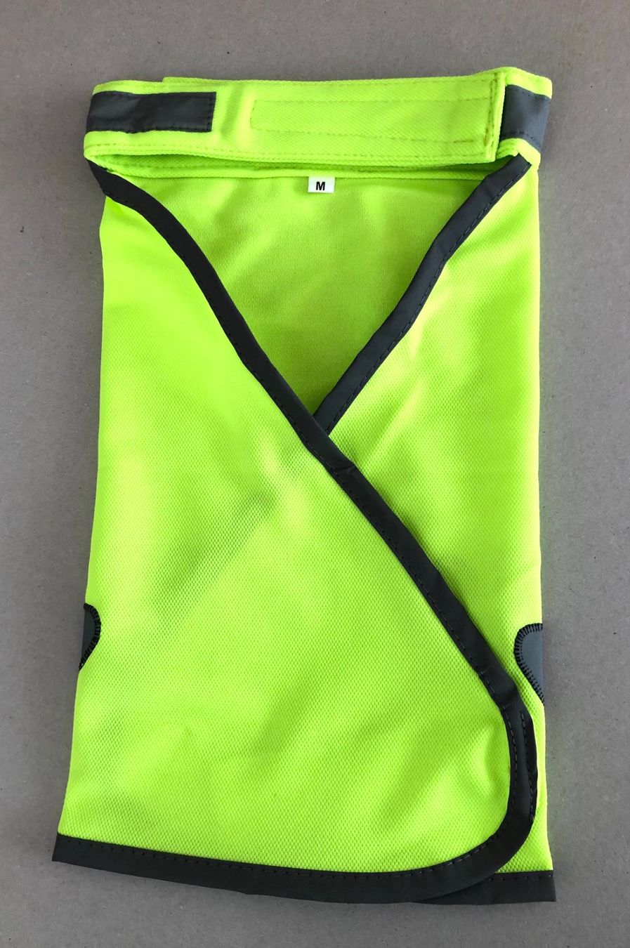 Vêtements: Hunde Leuchtveste - Grösse S – Neuf avec emballage d'origine à Utzigen par Flyblue 3