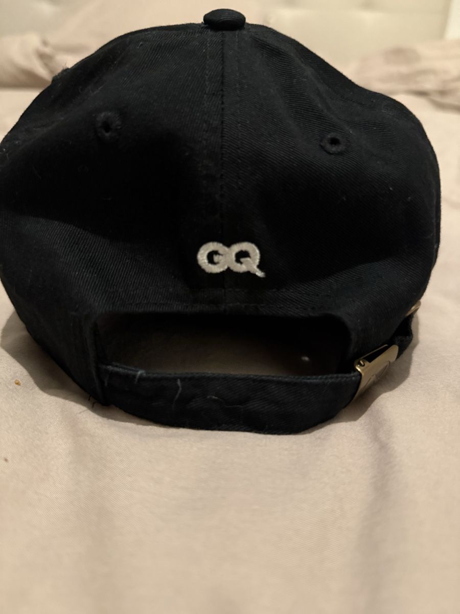 Copricapi, berretti & cappellini: CASQUETTE GQ - ÉDITION LIMITÉE – Usato da Genève venduto da Emorejac 1