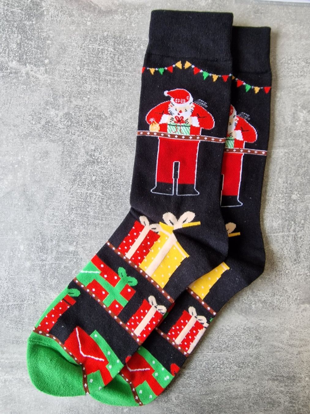 Calze: Socken Weihnachten, Weihnachtsmann , Weihnachtsgeschenk – Nuovo e nell'imballaggio originale da Winterthur venduto da andrekeller95