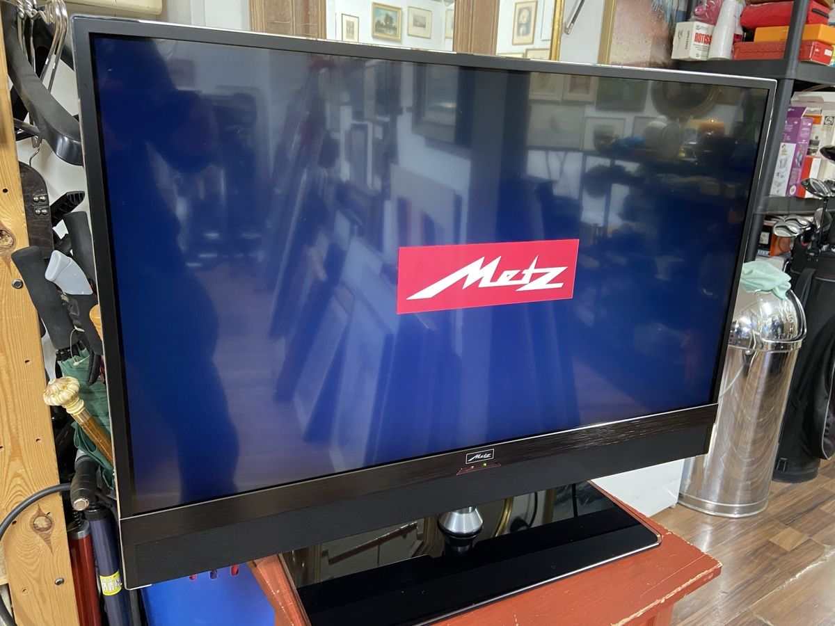 Televisori: Metz Cosmo 32" TV – Usato da Dietikon venduto da brocki-eyra 7