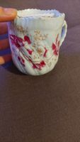 Antike Porzellan Tasse mit Blumenmuster