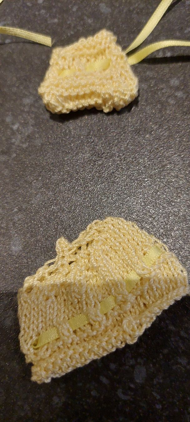 Bambole: Mini Puppenkleidchen neu  ungebraucht – Nuovo (secondo la descrizione) da Muri AG venduto da nindo1 4