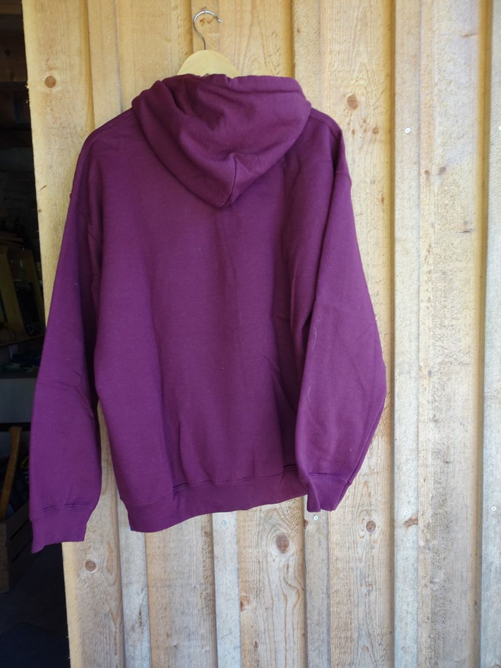 Maglioni & Felpe: Kapuzen Pullover von Gildan bordeauxrot Gr. L - 424157 – Usato da Küssnacht am Rigi venduto da Good4Deckeli 1