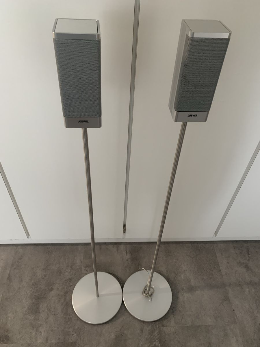 Loewe Heimkino: Loewe Surround Lautsprecher mit original Ständer  – Neu (gemäss Beschreibung) aus Bremgarten AG von Bereika