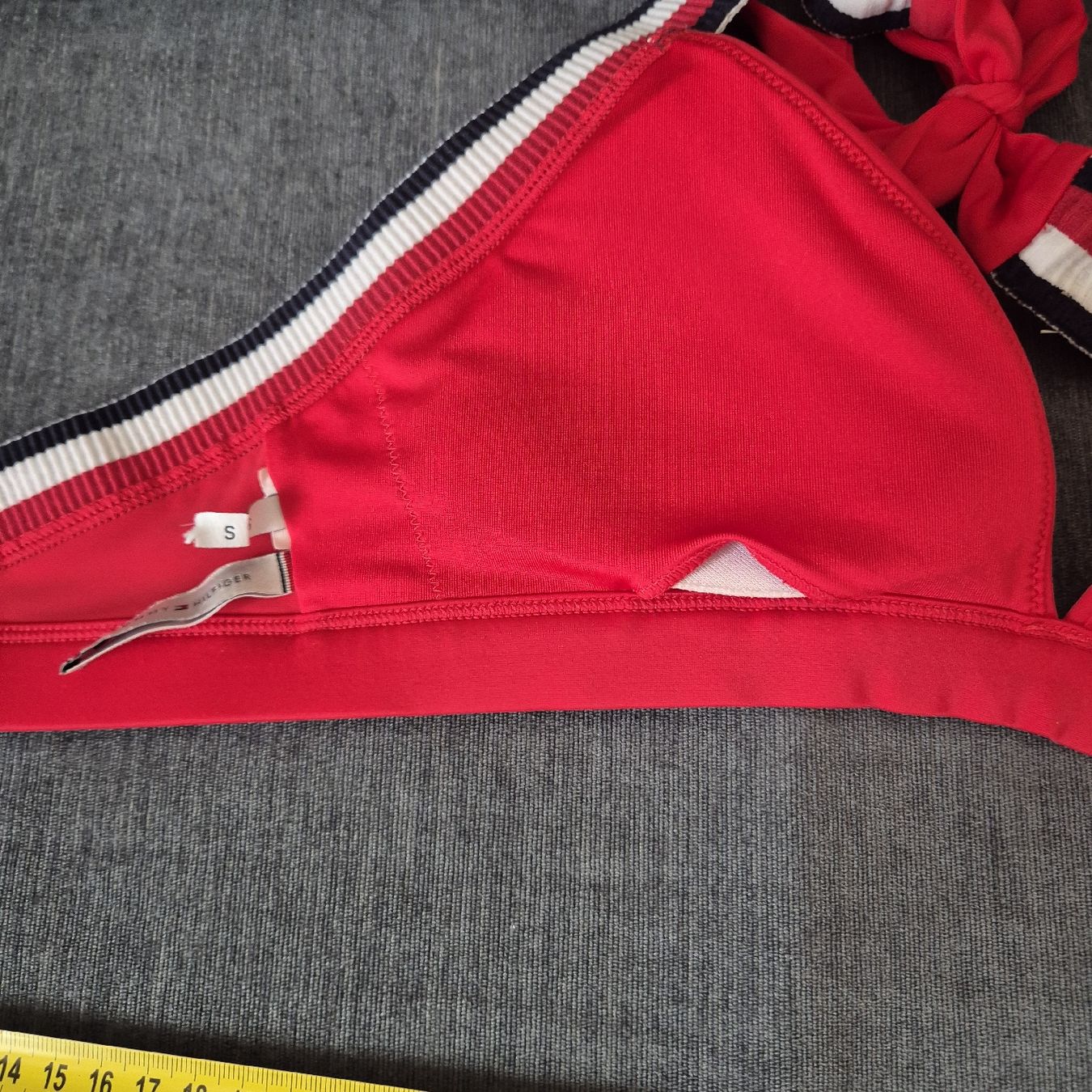 Tommy Hilfiger Costumi da bagno & Bikini: Bikini Tommy Hilfiger rot/dunkelblau Grösse S  – Usato da Münchenstein venduto da yes_l59n 2