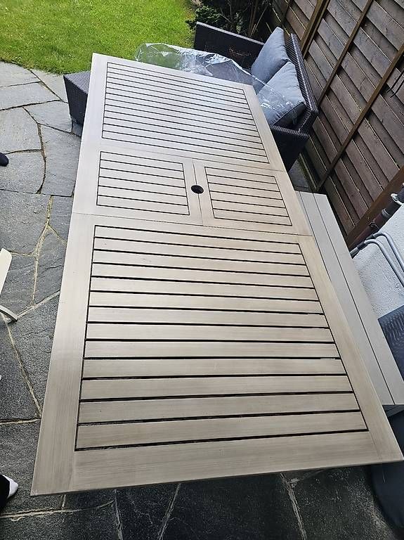 Tavoli: Ausziehbarer Gartentisch 160x90x77 – Usato da Muttenz venduto da alexlexmoser