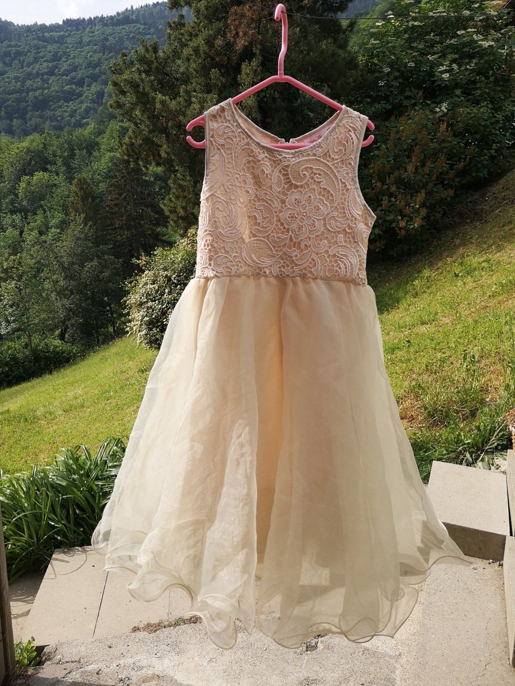 Vestiti & Gonne: Festkleid Gr. 146/152 – Usato da Grabs venduto da Margelchopf1