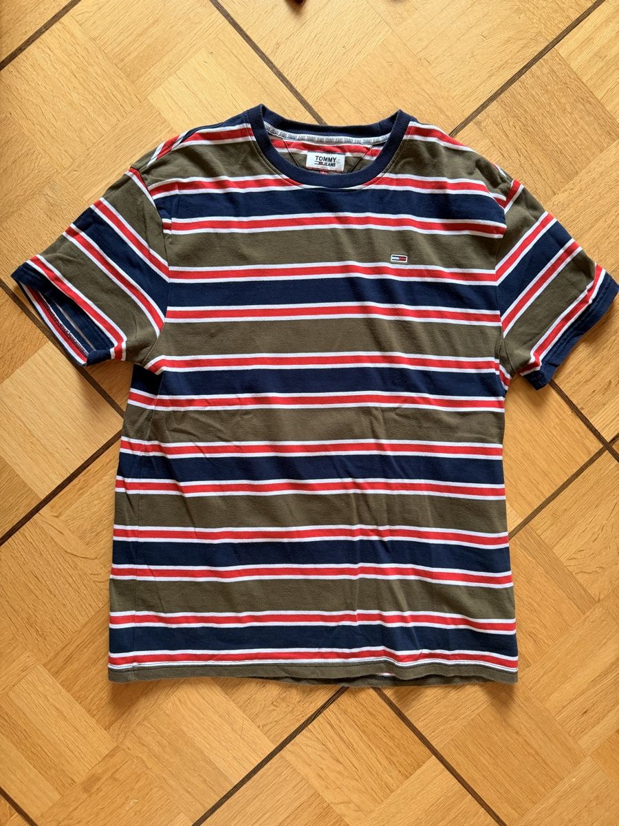 Tommy Hilfiger T-shirts: Tommy Hilfiger Tshirt – D'occasion à Unterentfelden par ame_tf2n