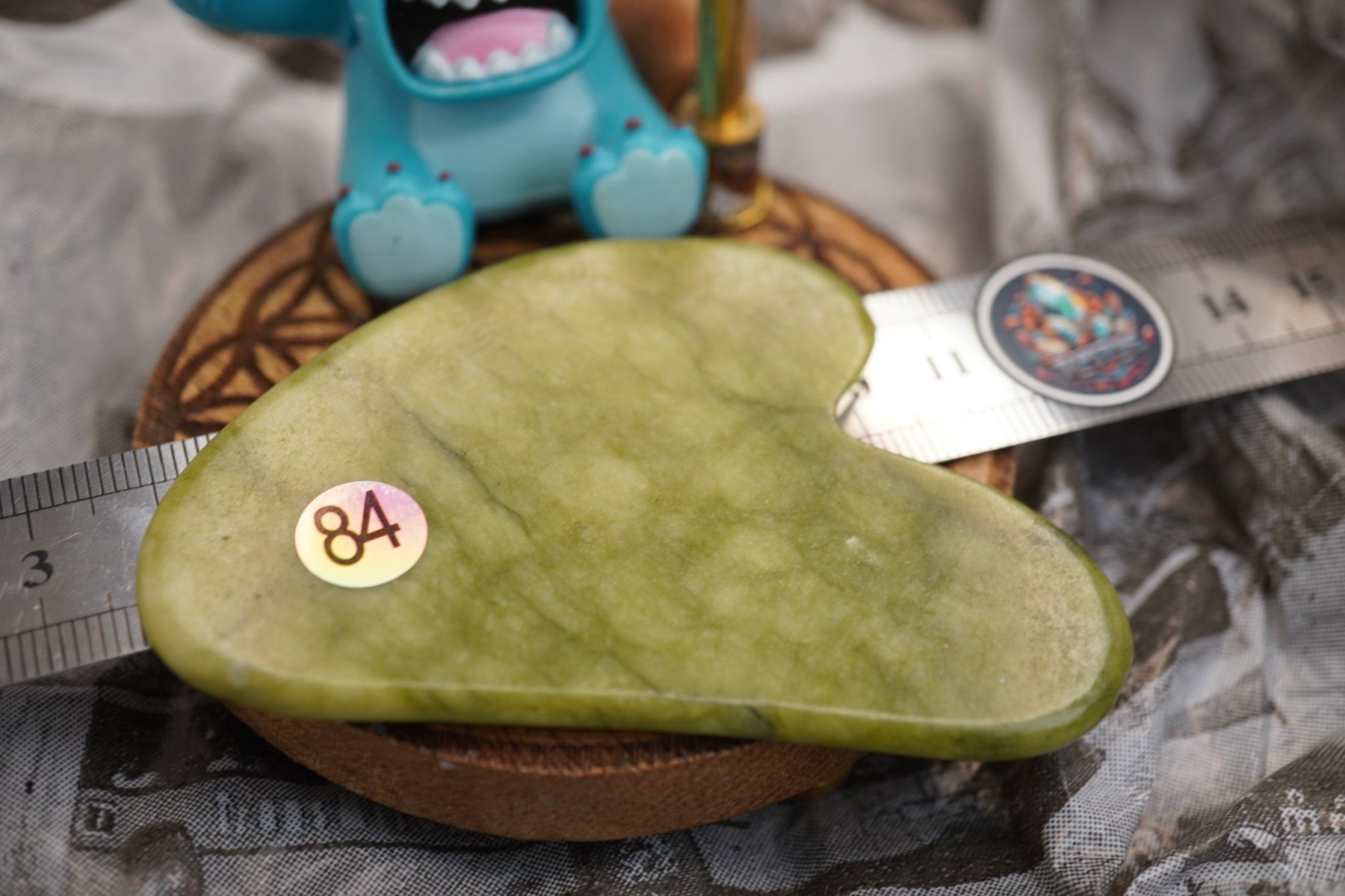 Mineralien & Heilsteine: Gua Sha Massage-Stein    Jade   Nephrit   ab 1.- – Neu und originalverpackt aus Eschenbach SG von topstone