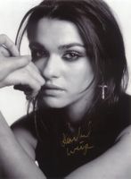 Original Autogramm von RACHEL WEISZ auf Großfoto