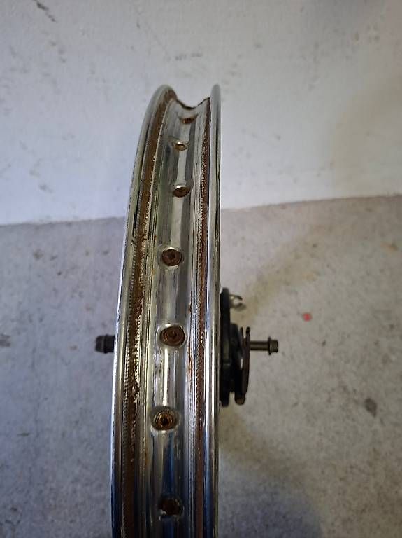 Ciclomotori: Vorderrad 19" Puch Maxi Sachs Töffli Honda – Usato da Sevelen venduto da huebflieger 3