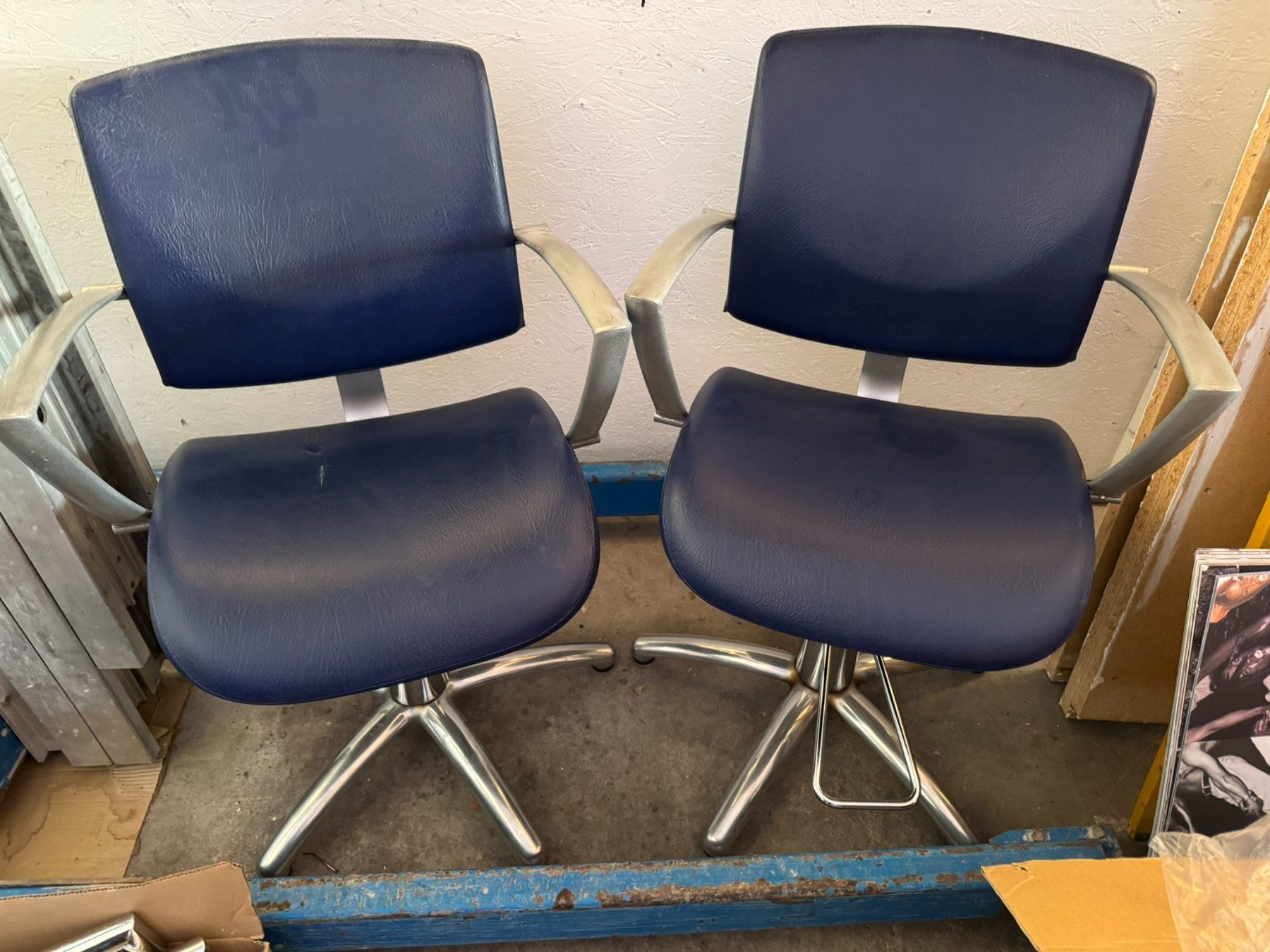 Poltrone: 2 Drehstühle, Coiffeurstühle, Pumpsessel – Usato da Ueberstorf venduto da hoster