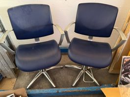 2 Drehstühle, Coiffeurstühle, Pumpsessel