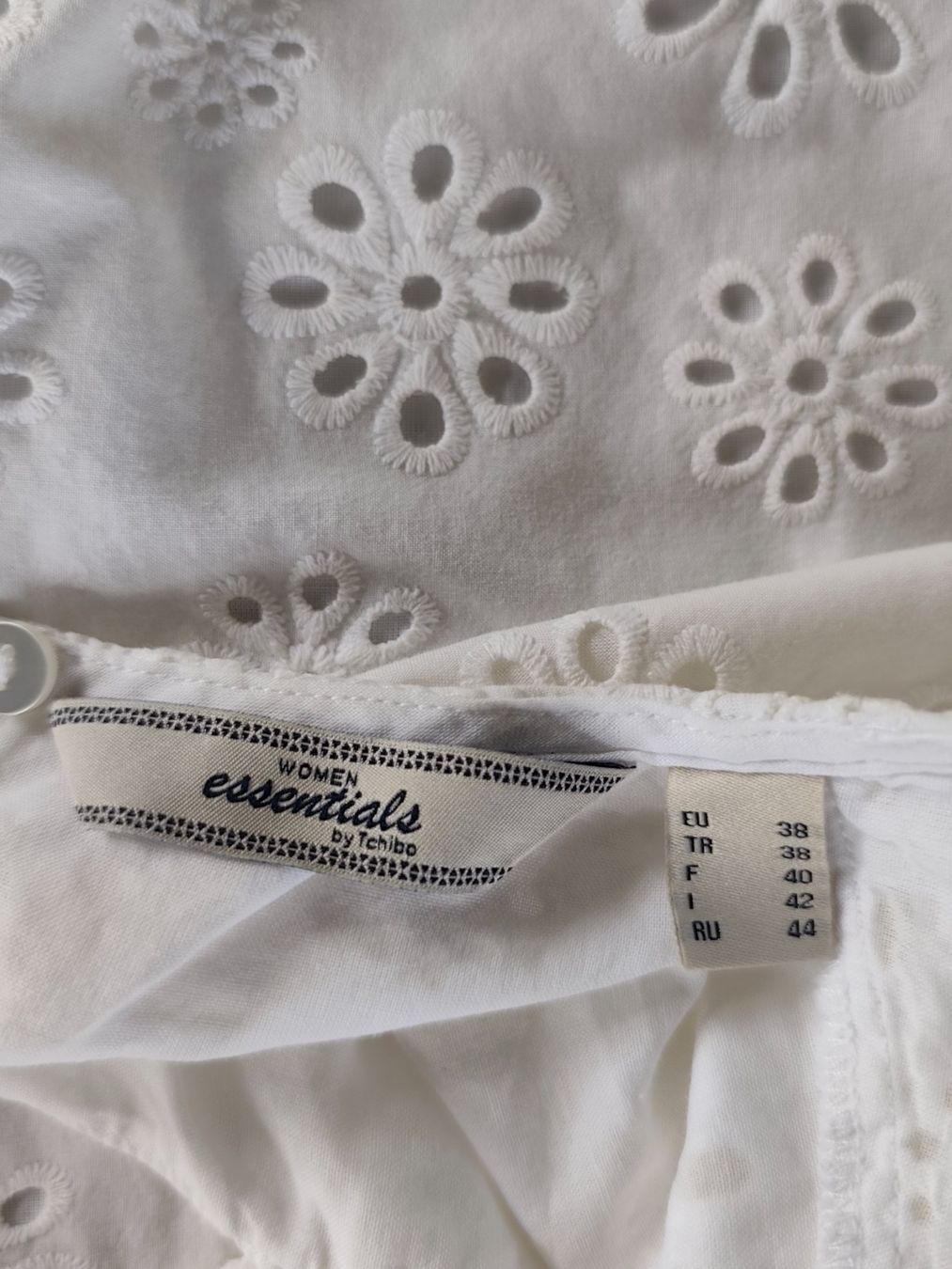 T-shirt: Oberteil mit Stickerei Gr. 38 – Nuovo (secondo la descrizione) da Eschenbach LU venduto da Orchi 2