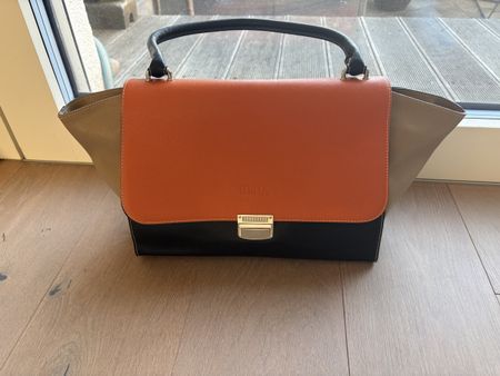Minx Damen Trapeze Tasche echtes Leder neuwertig