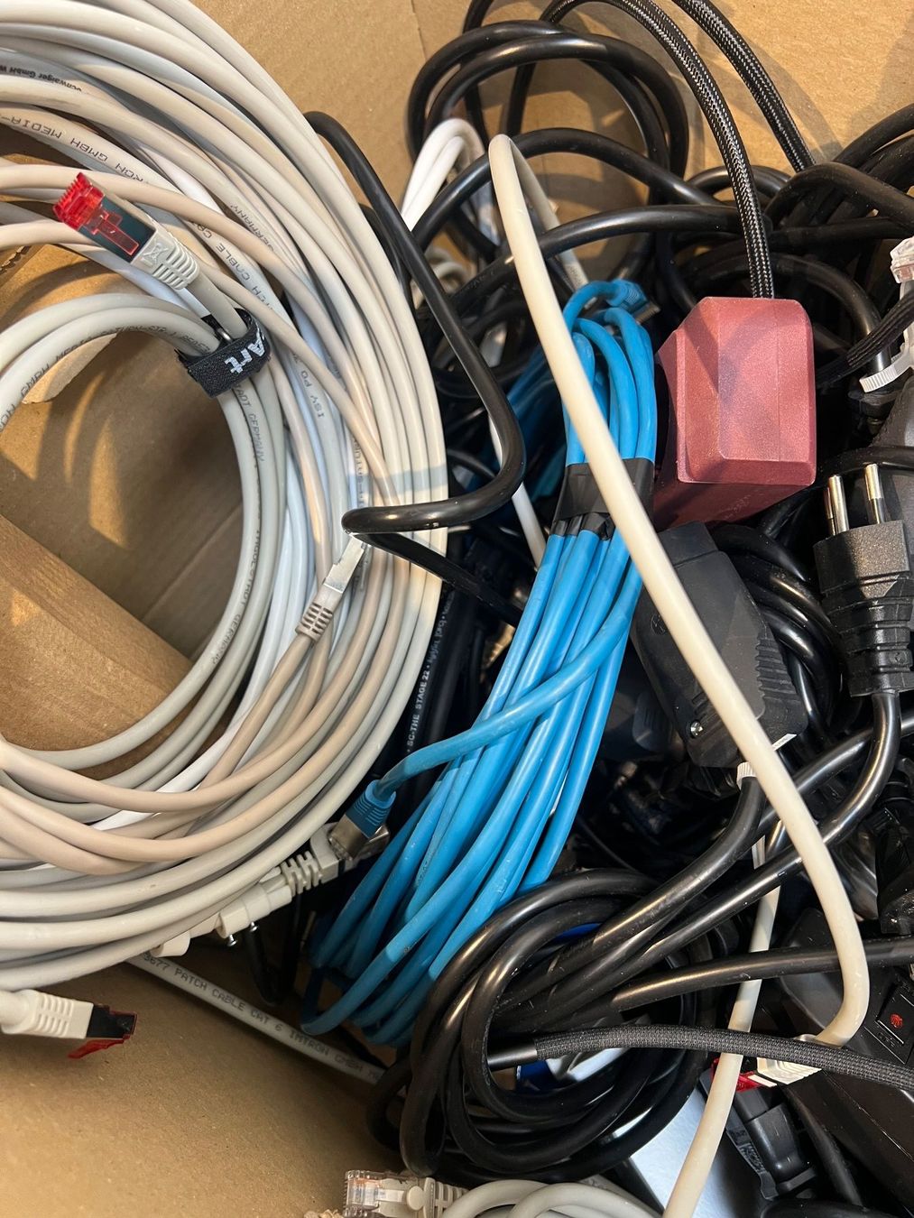 Cavi: 016 Posten diverse Kabel – Usato da Wangen an der Aare venduto da TBYN 4