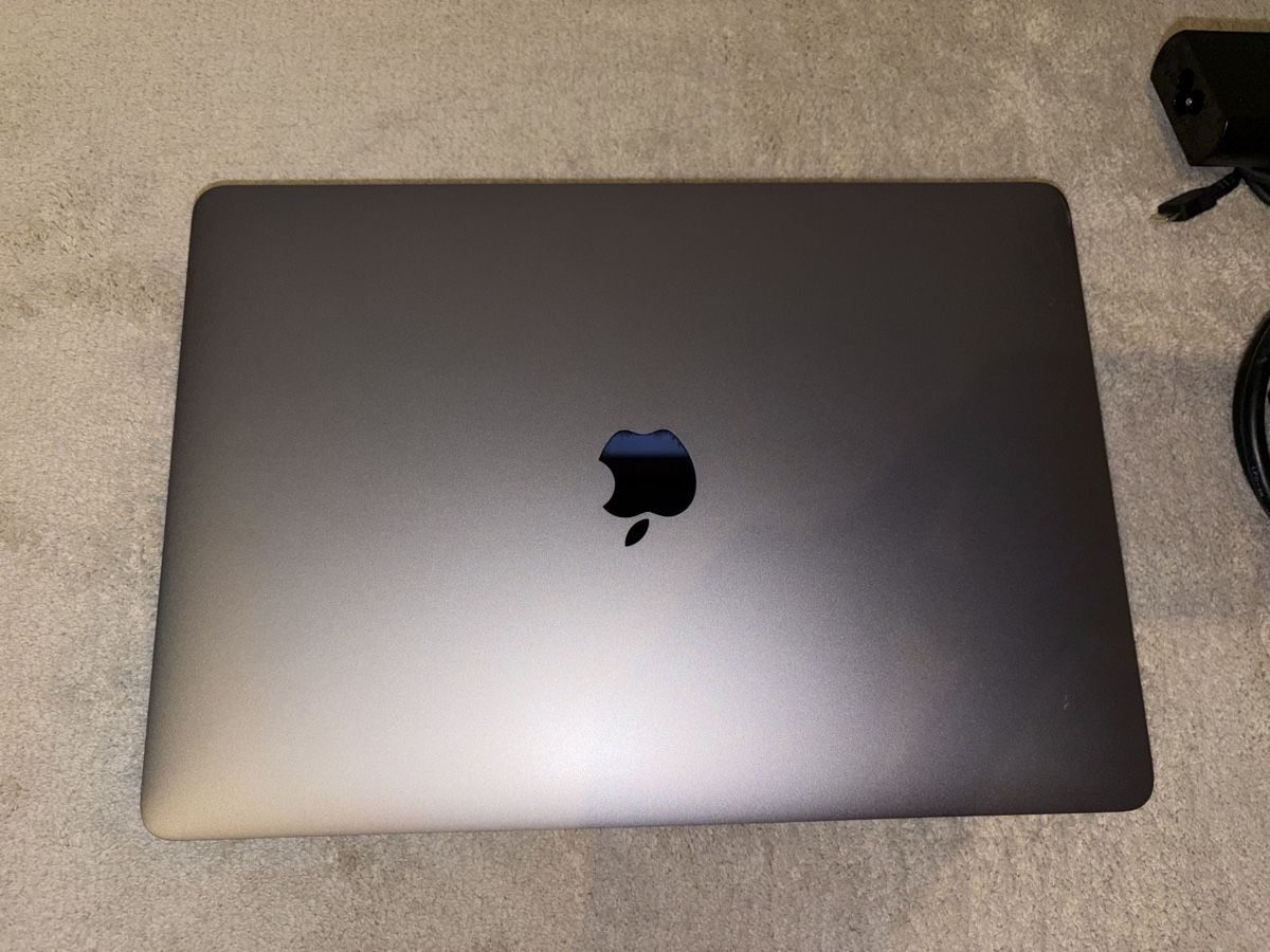 Apple Notebook: Apple Macbook Pro 13“ Touchbar 2017 – Usato da Visperterminen venduto da lgresell 6