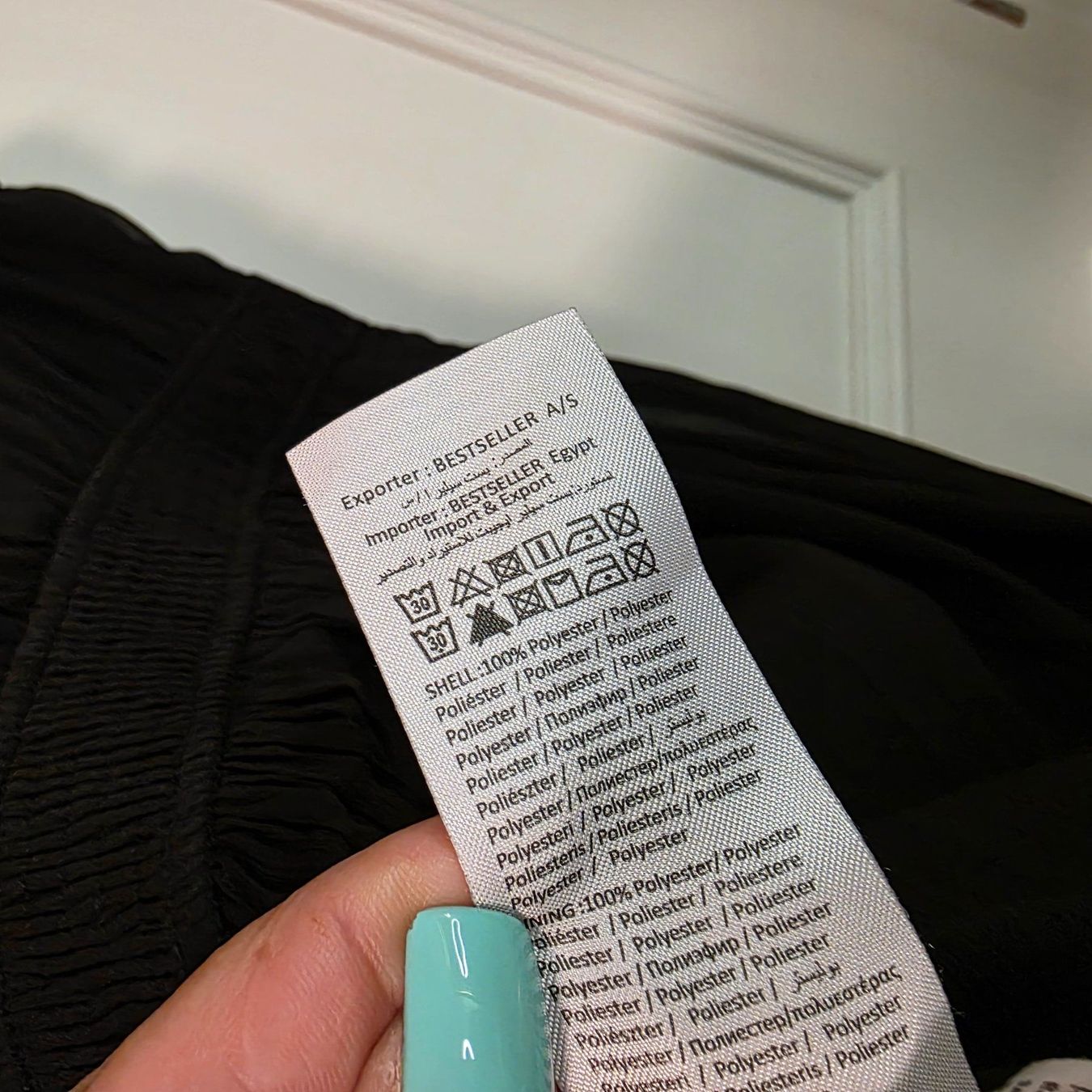 Vero Moda Kleider: Schwarzes Vero Moda Kleid mit Spitze, Gr. S – Defekt aus Wald ZH von CapLux 5