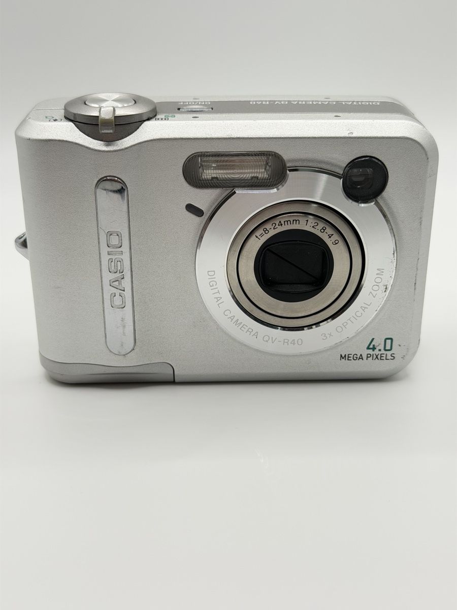 Casio Fotocamera: Casio Digitalkamera QV-R40 silber DEFEKT – Difettoso da Altenrhein venduto da Riccidp