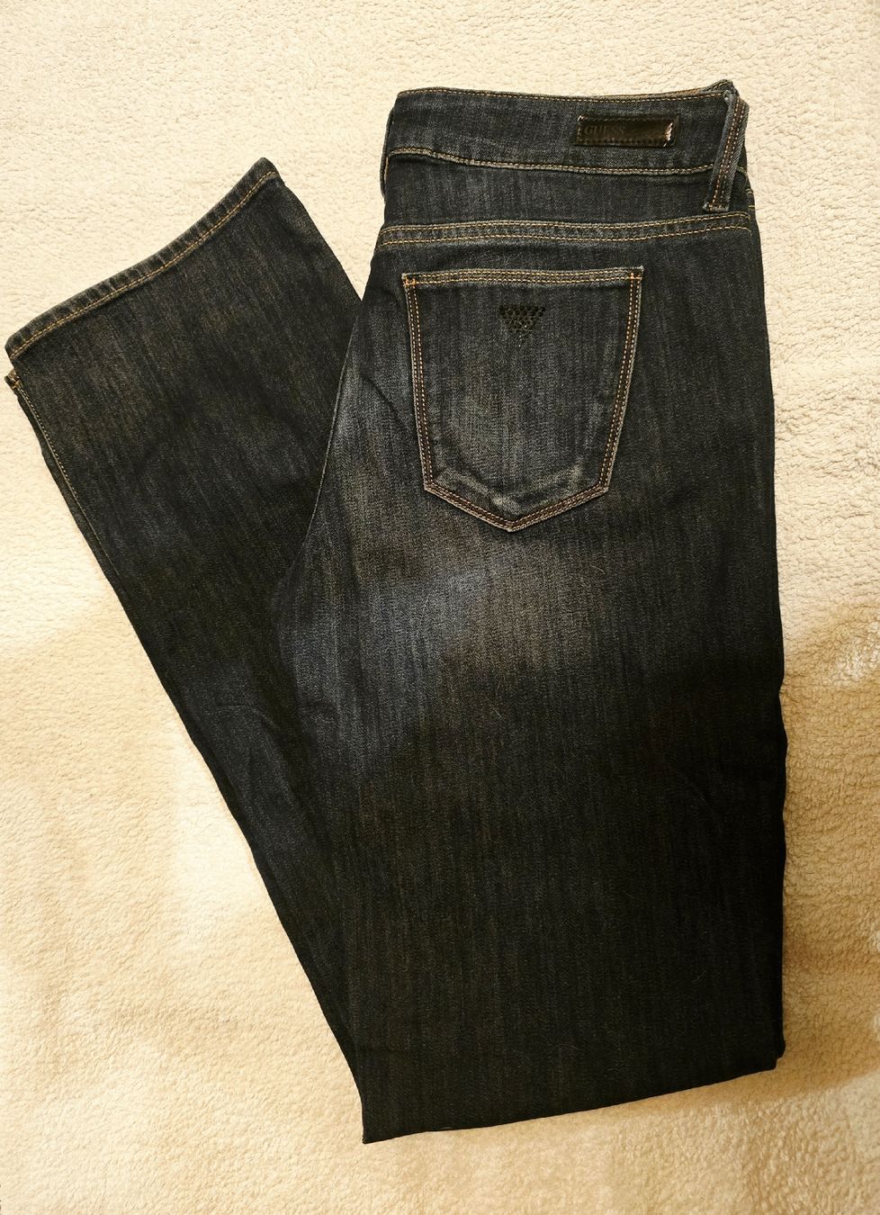 Guess Jeans: Jeans Guess, taille 28 – Usato da La Neuveville venduto da Diamise 1