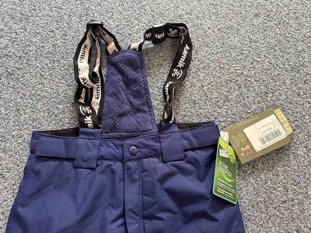 Pantaloni: Skihose Kamik Grösse 152 violett – Nuovo e nell'imballaggio originale da Veltheim AG venduto da Danilo79 1