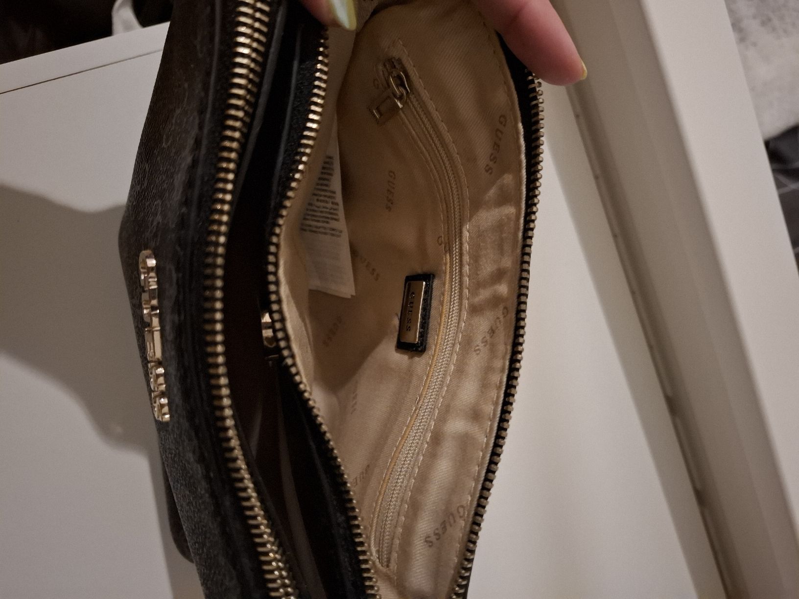 Guess Taschen für Damen: Sac Guess – Gebraucht aus La Chaux-de-Fonds von emm_9r5v 3
