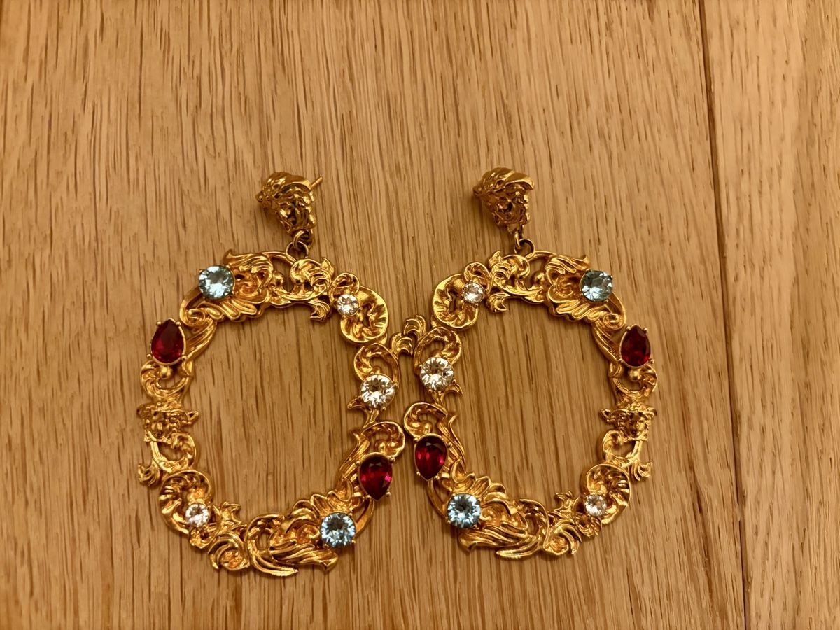 Versace Orecchini pendenti & Orecchini a lobo: Versace earrings – Nuovo (secondo la descrizione) da Zürich venduto da Moremoneymoney