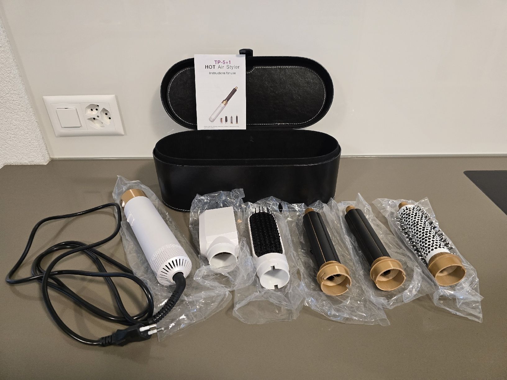 Lockenstäbe & Haarglätter: TP-5+1 Hot Air Styler – Neu und originalverpackt aus Glarus von Miris8088