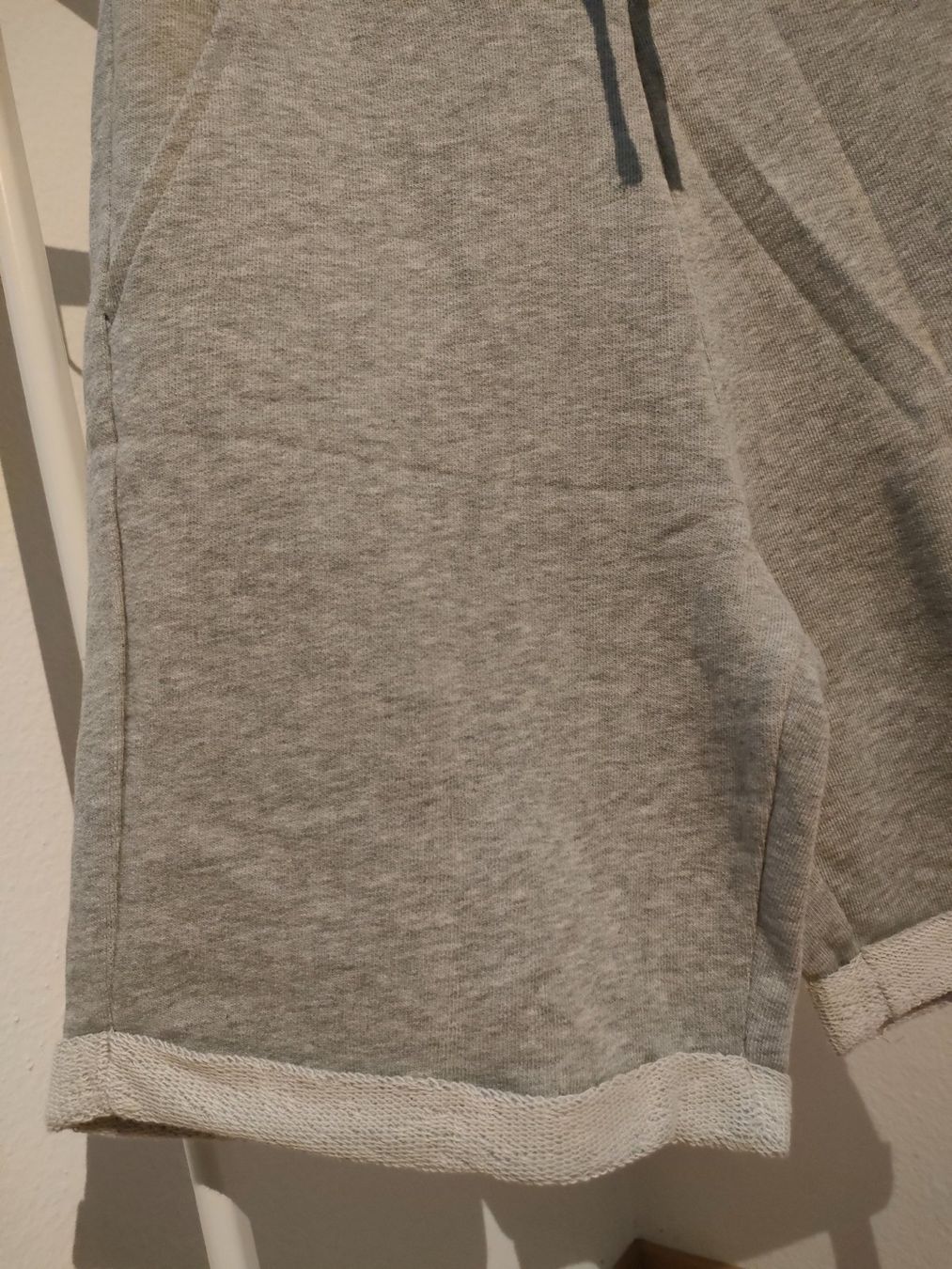 Hosen: Sportliche und wunderschöne Shorts grau – Neu (gemäss Beschreibung) aus Dietikon von MJ_Sporting 1