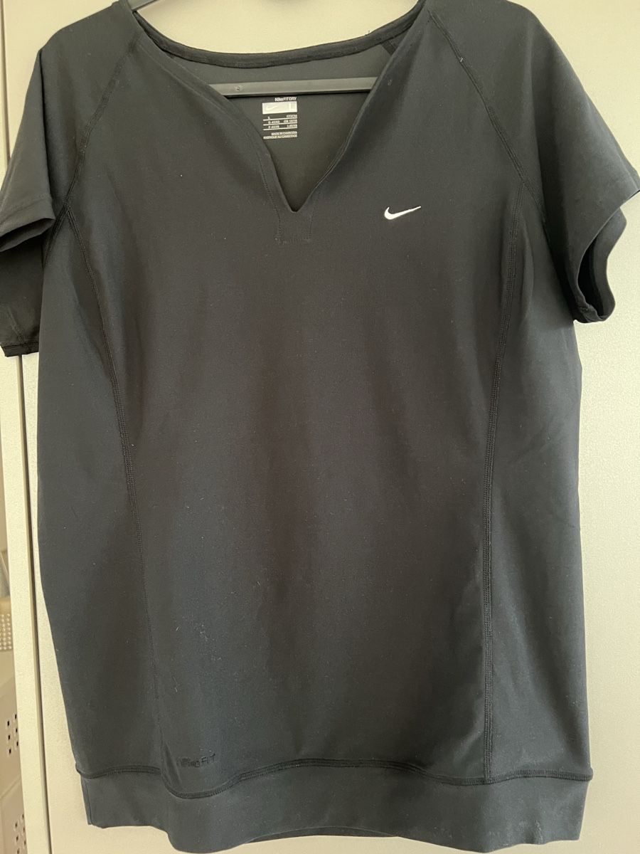 Nike T-Shirts: Nike Fit Dry Gr.L – Gebraucht aus rorschach von minadj