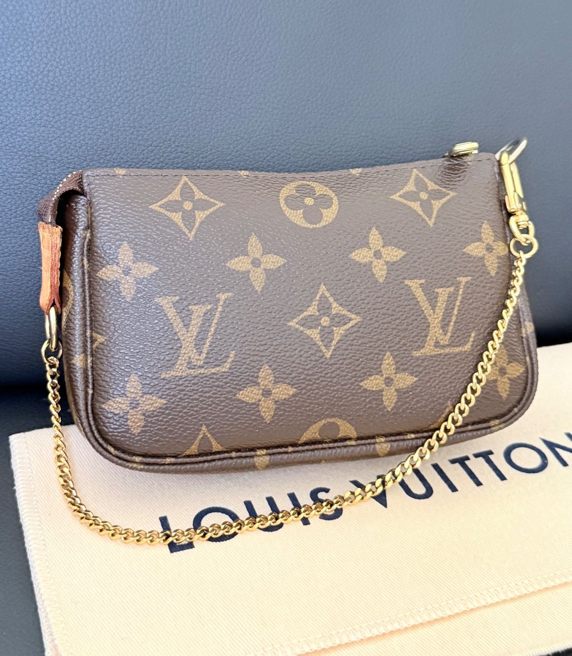 Louis Vuitton Taschen für Damen: Louis Vuitton Mini Pochette Accessoires – Gebraucht aus Reinach AG von gab_8s7m